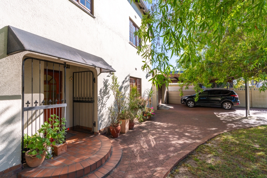 To Let 3 Bedroom Property for Rent in Pinelands Western Cape